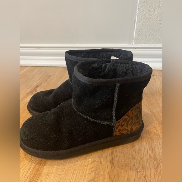 Koolaburra Ugg Mini II Leopard Print Black Suede Kids Size 2 - Picture 1 of 5